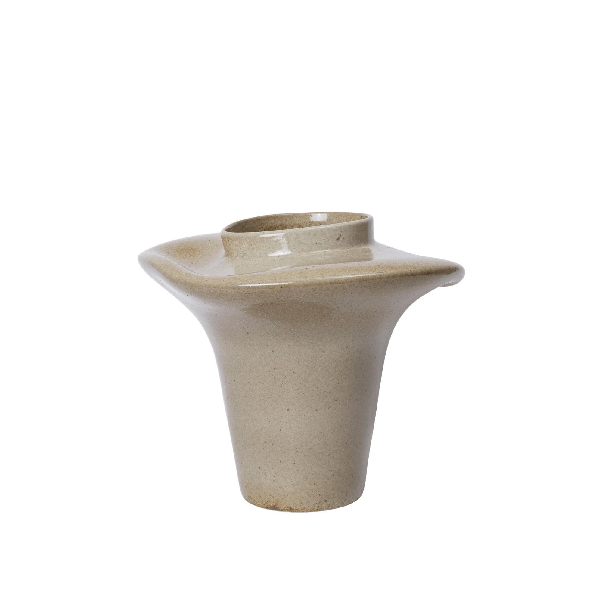 Jarrón Evio de Ferm Living H35 verde olmo