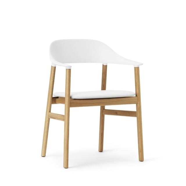 Billede af Normann Copenhagen Herit Spisebordsstol med Armlæn Læder Polstret Egetræ/ Hvid