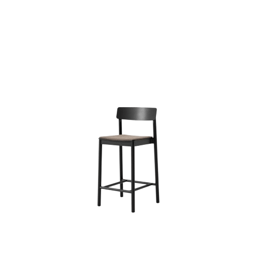 Silla de Mostrador Betty TK14 &Tradition , Lacada en Negro y Fresno/fusible