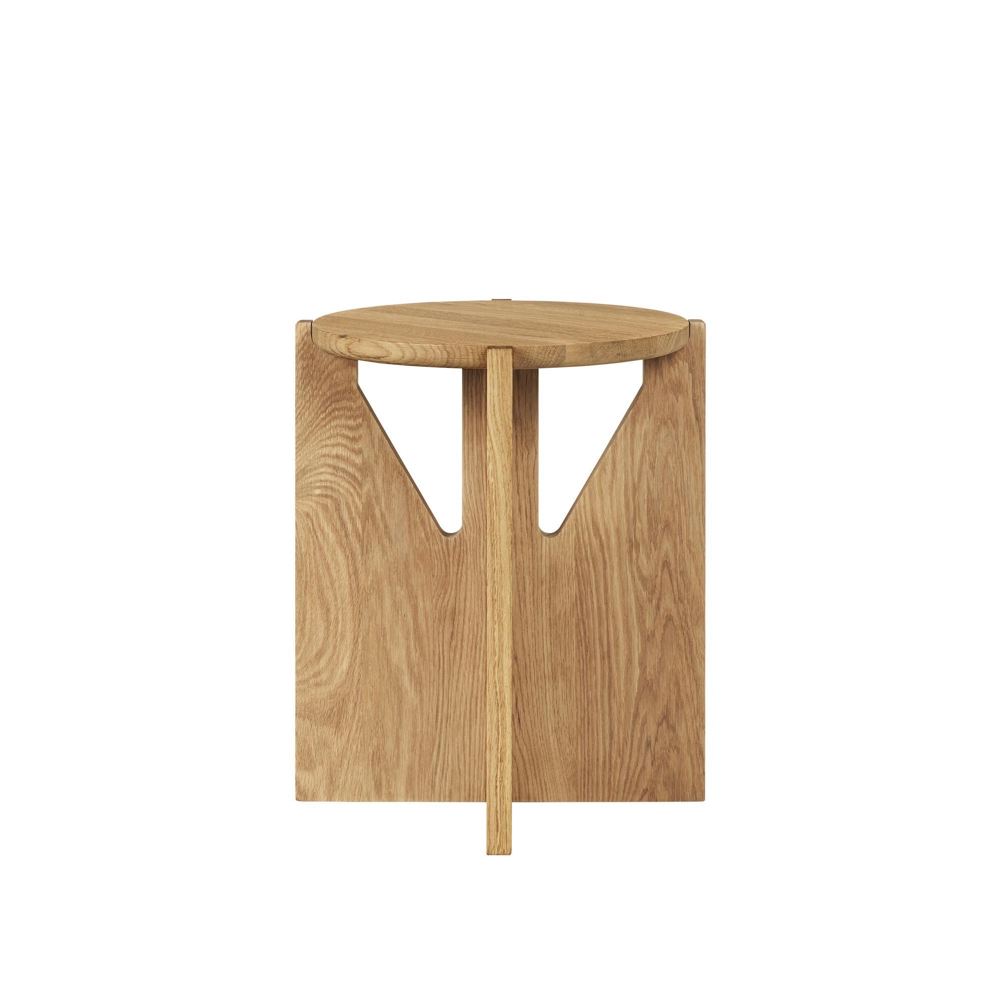 Kristina Dam Studio Simple Stool Lämmin Lakattu Tammi