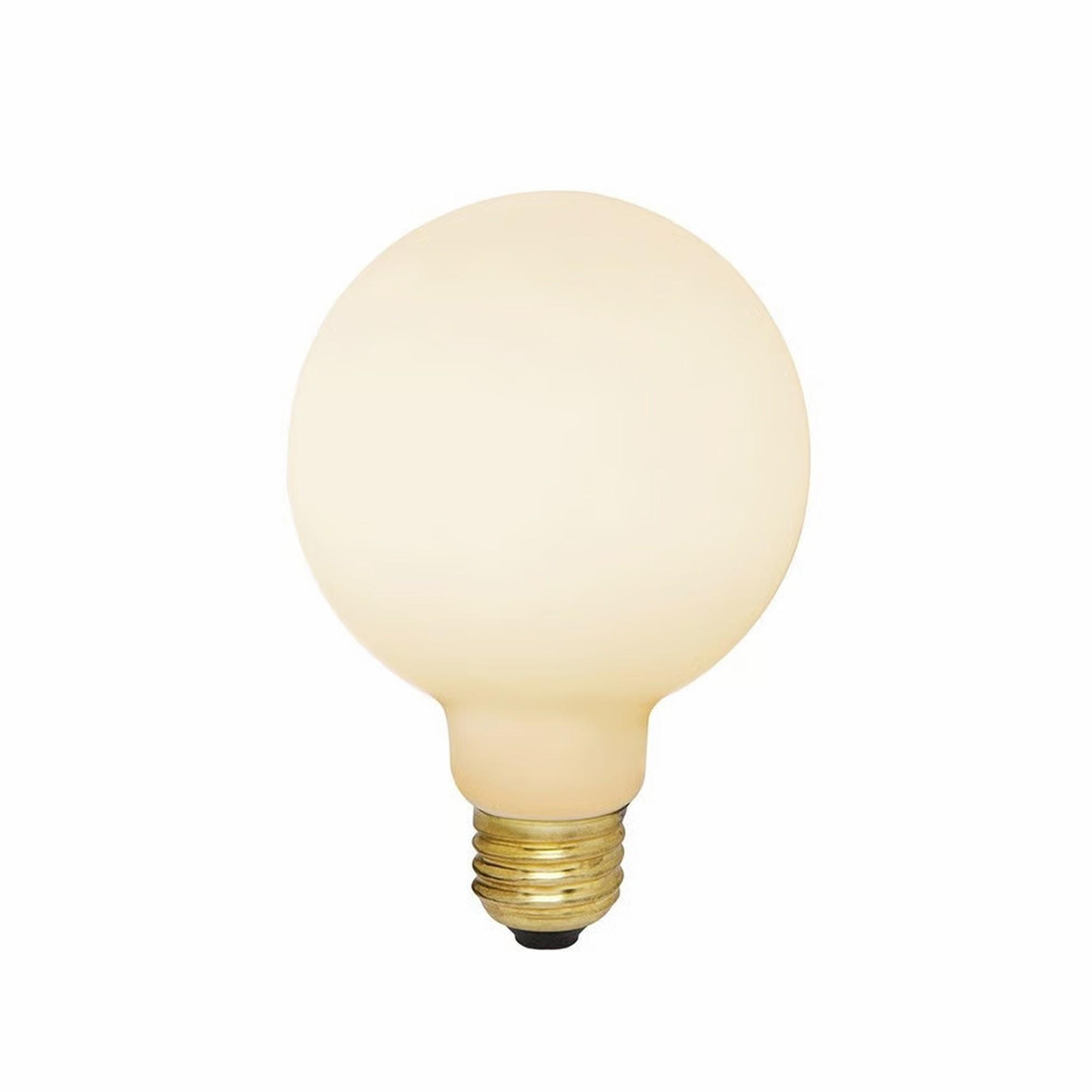 Lampadina LED Astro E27 a Globe medio, 6W, 2700K, dimmerabile, Satinato.