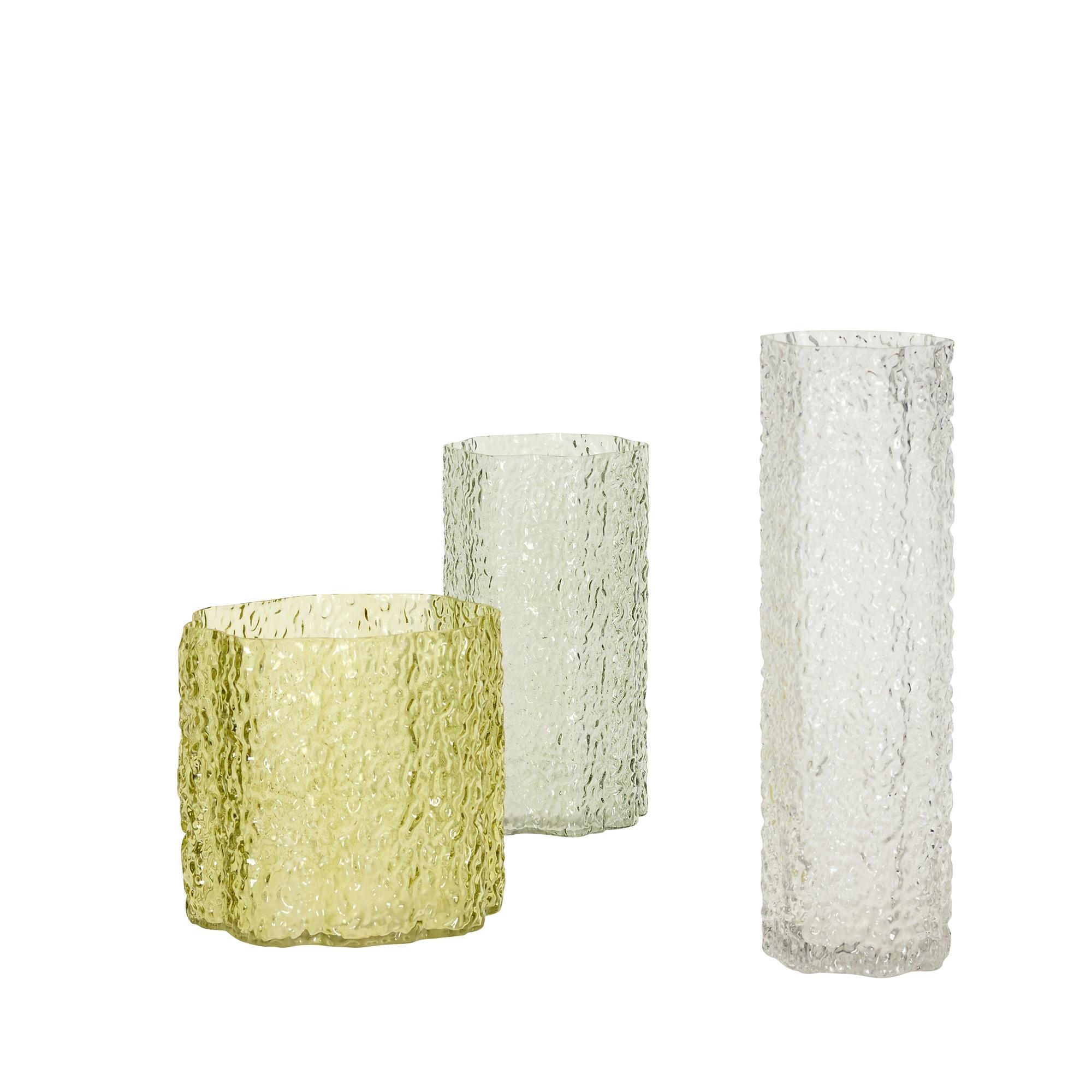 Juego de tres jarrones Hübsch: Transparente, Verde oscuro y verde claro.
