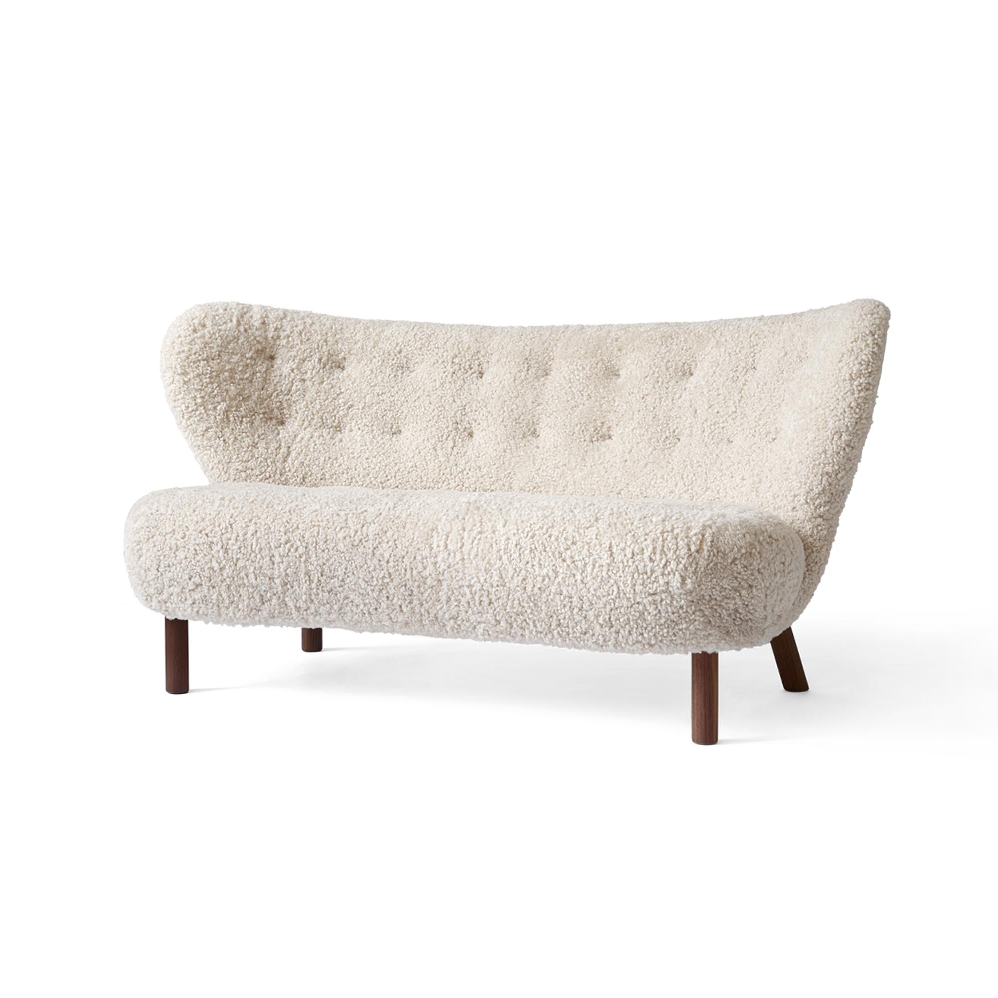 &Tradition Little Petra VB2 Sofa Moonlight Schaffell/ Walnuss