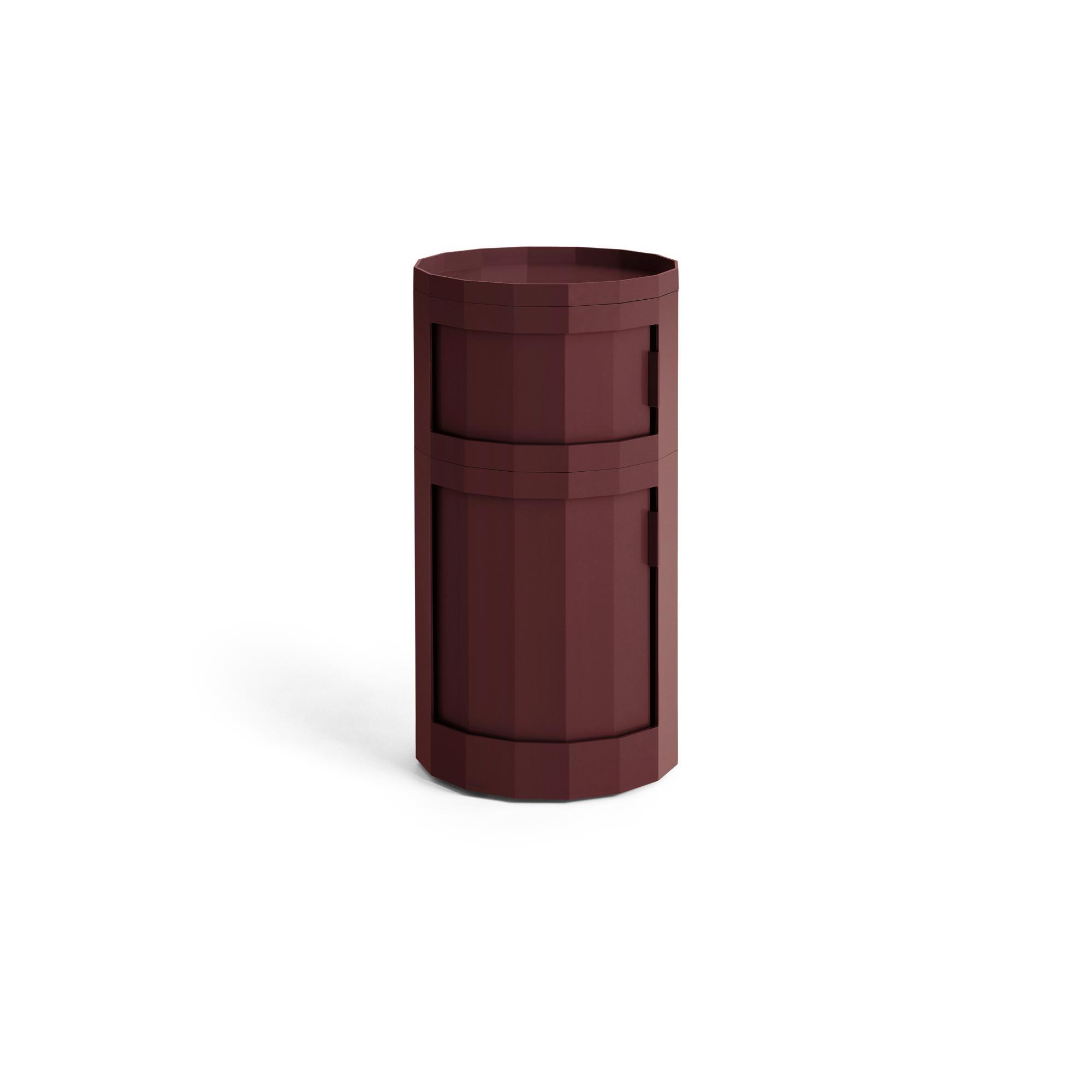 HAY Facet 110 -kaappi pyörillä, viininpunainen