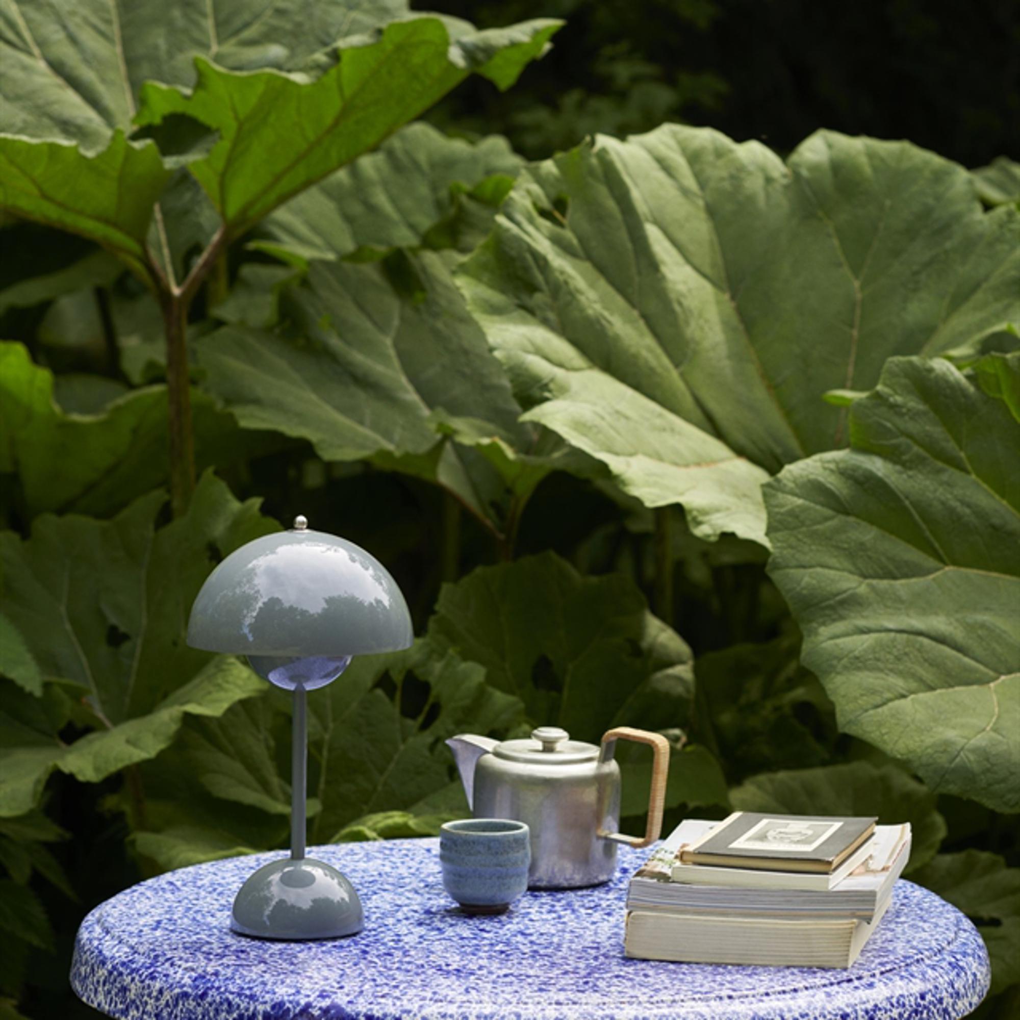 Tradition Flowerpot VP9 Lampada ricaricabile da tavolo 29 cm da interno  stone blue