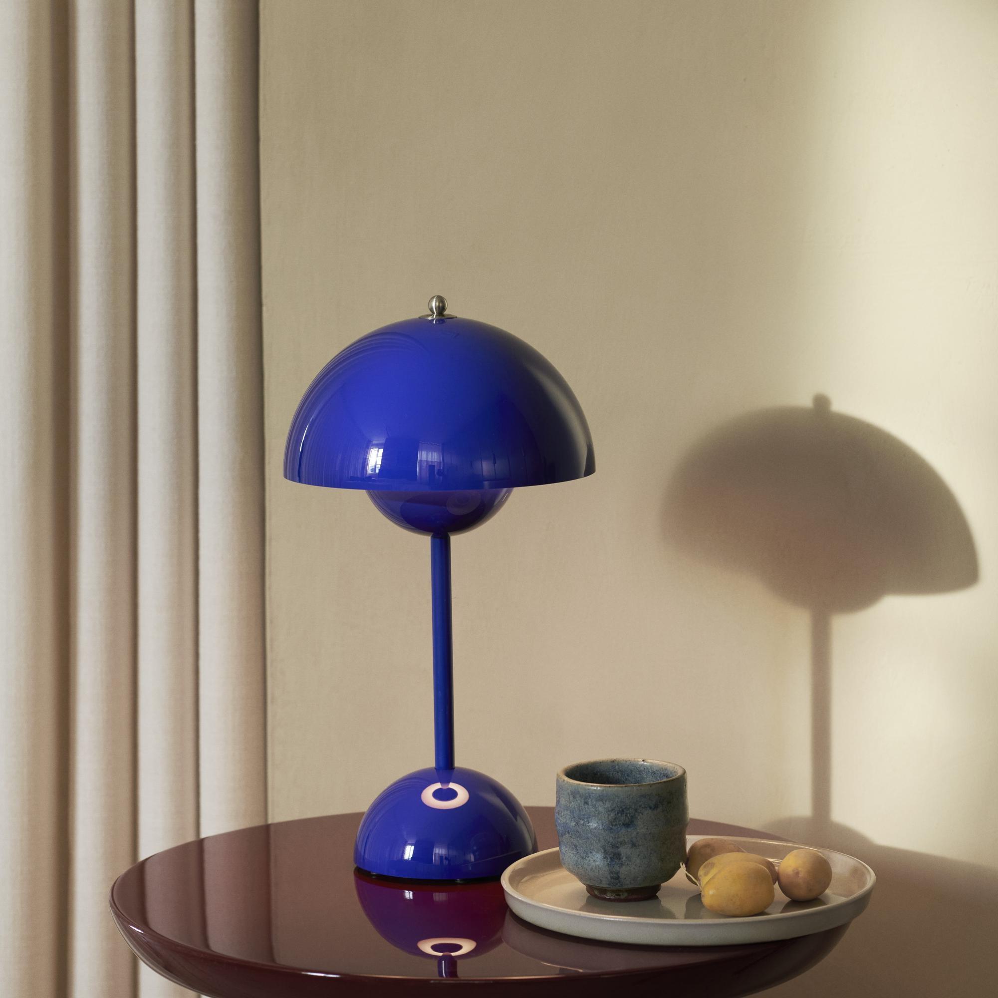 &Tradition Flowerpot VP9 Portable Table Lamp Cobalt Blue