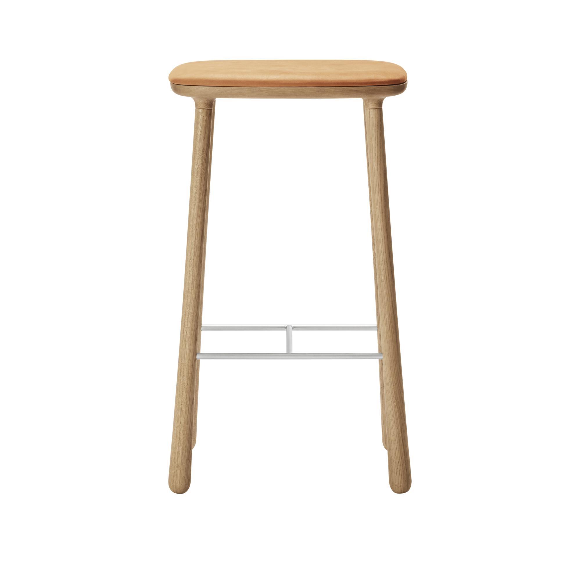 Møbel Copenhagen Cuba Bar Stool 77 cm Oiled Oak/ Sand Leather