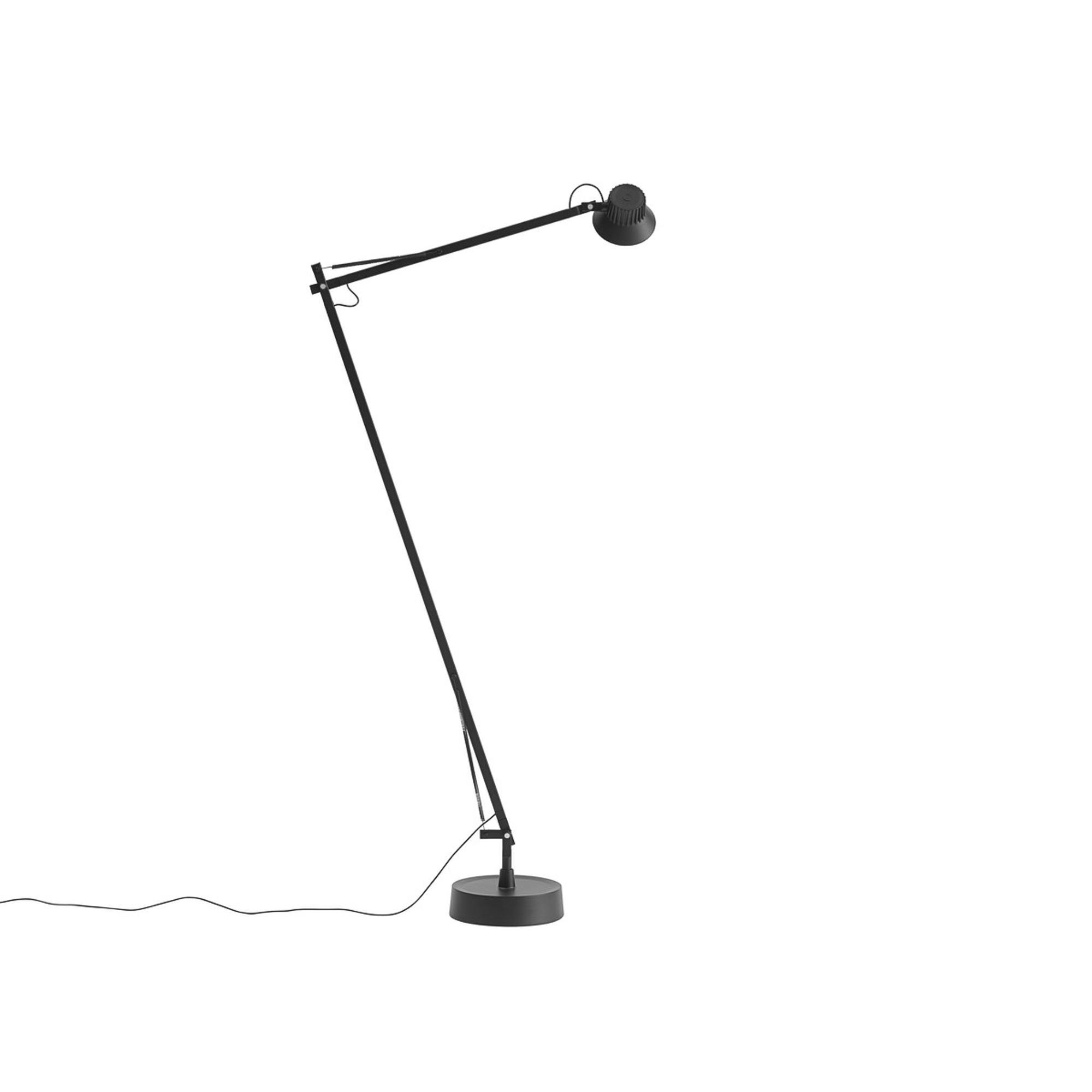 Muuto Dedicate Stehlampe Schwarz