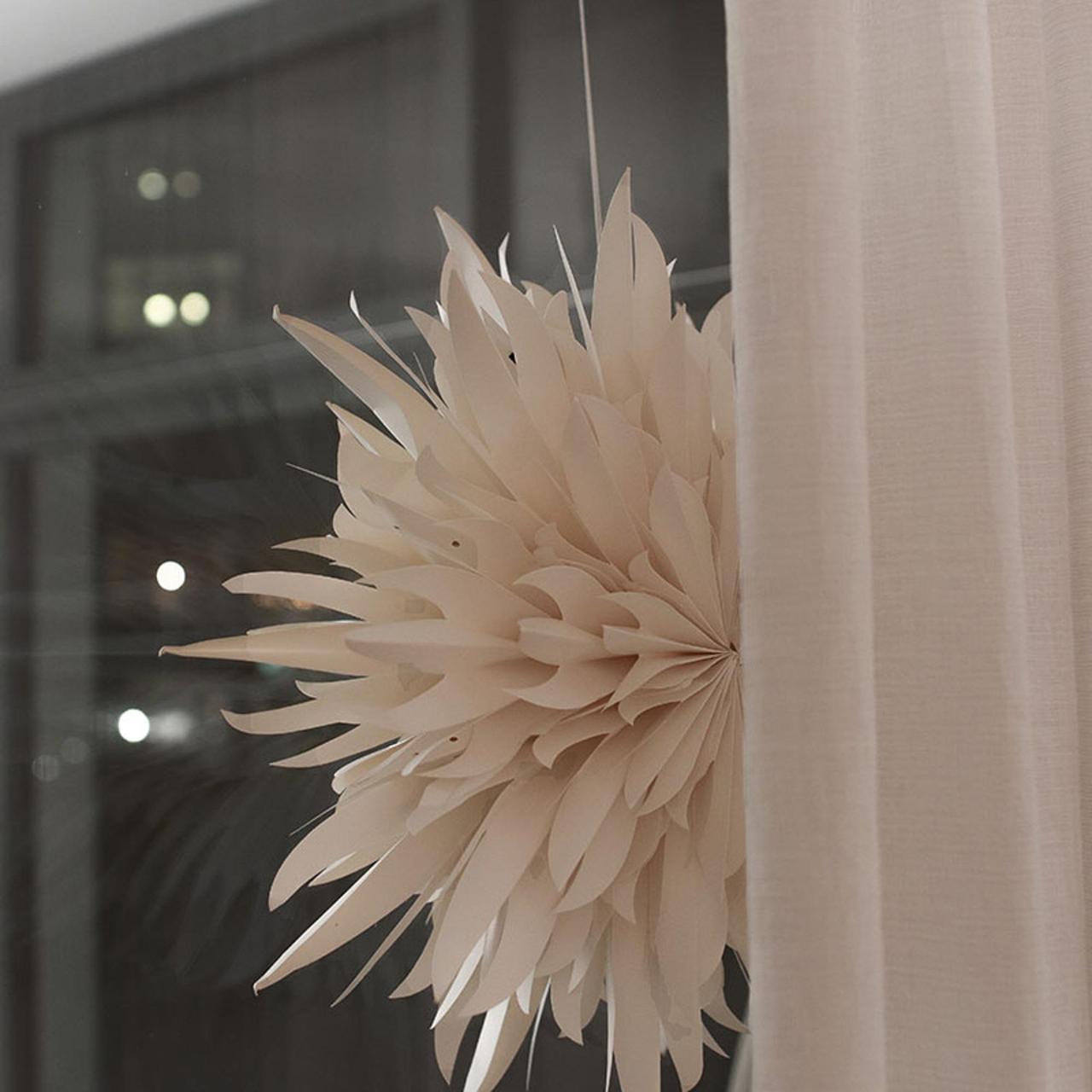 Watt &amp; Veke Fiery Weihnachtsstern Ø70 Weiß - Kauf hier!