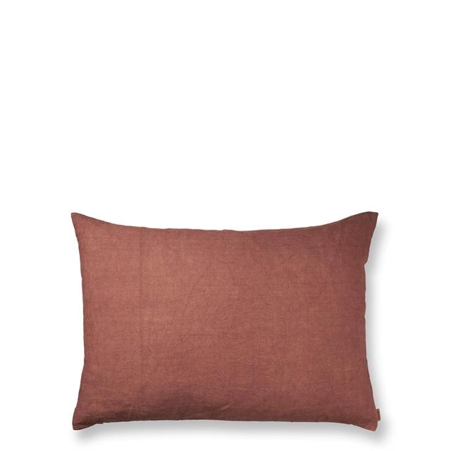 4: Ferm Living Heavy Linen Pude Stor Berry Red