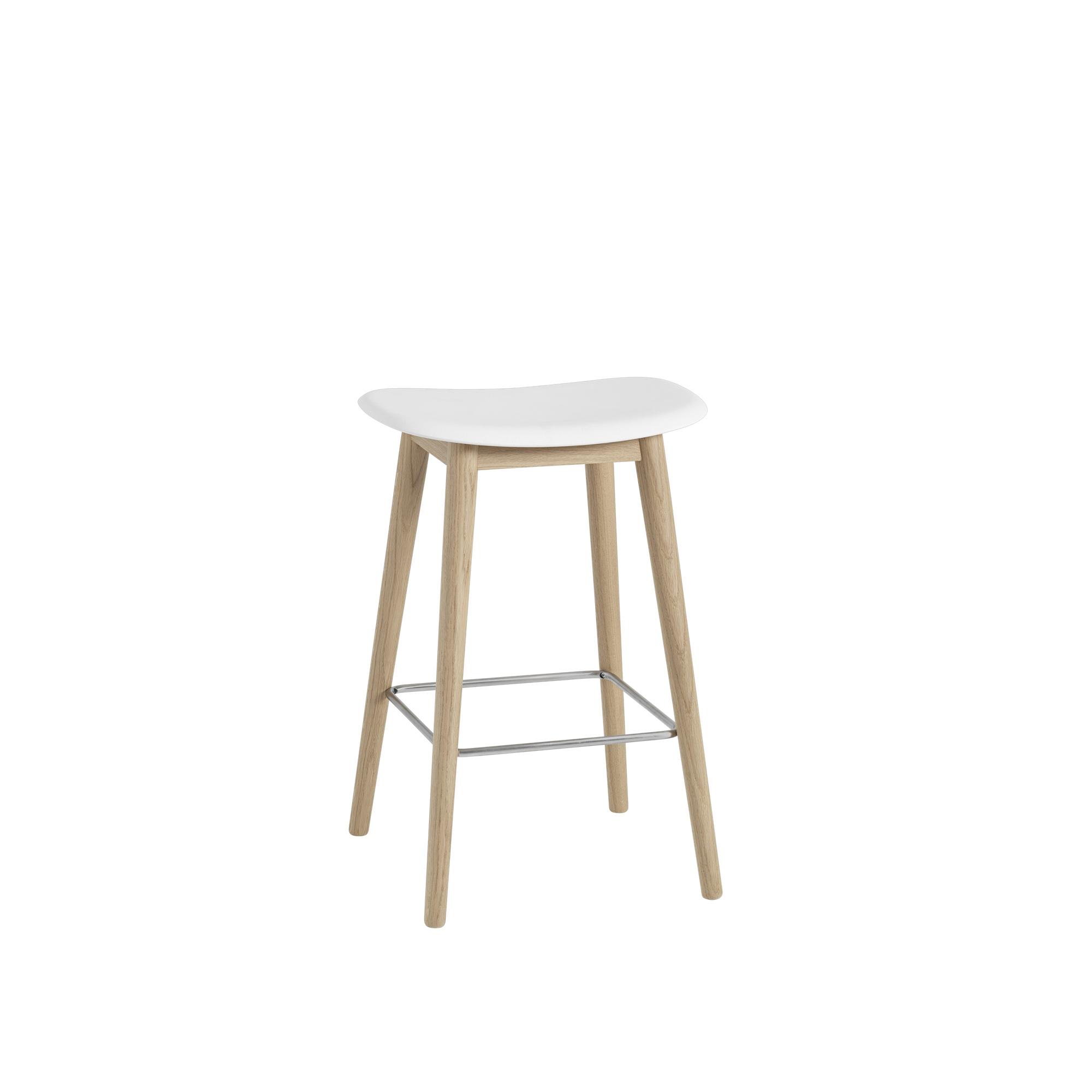 Muuto Fiber Bar Stool w. Wood Base White/ Oak H66 cm