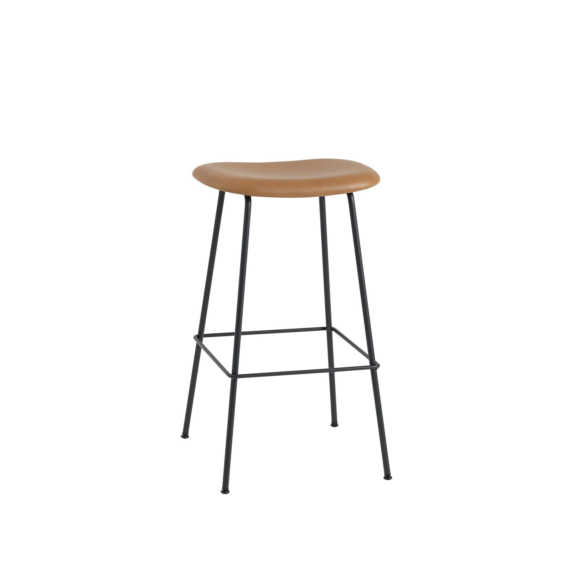 Muuto Fiber Bar Stool w. Tube Base Leather Padded Cognac/Black H76 cm