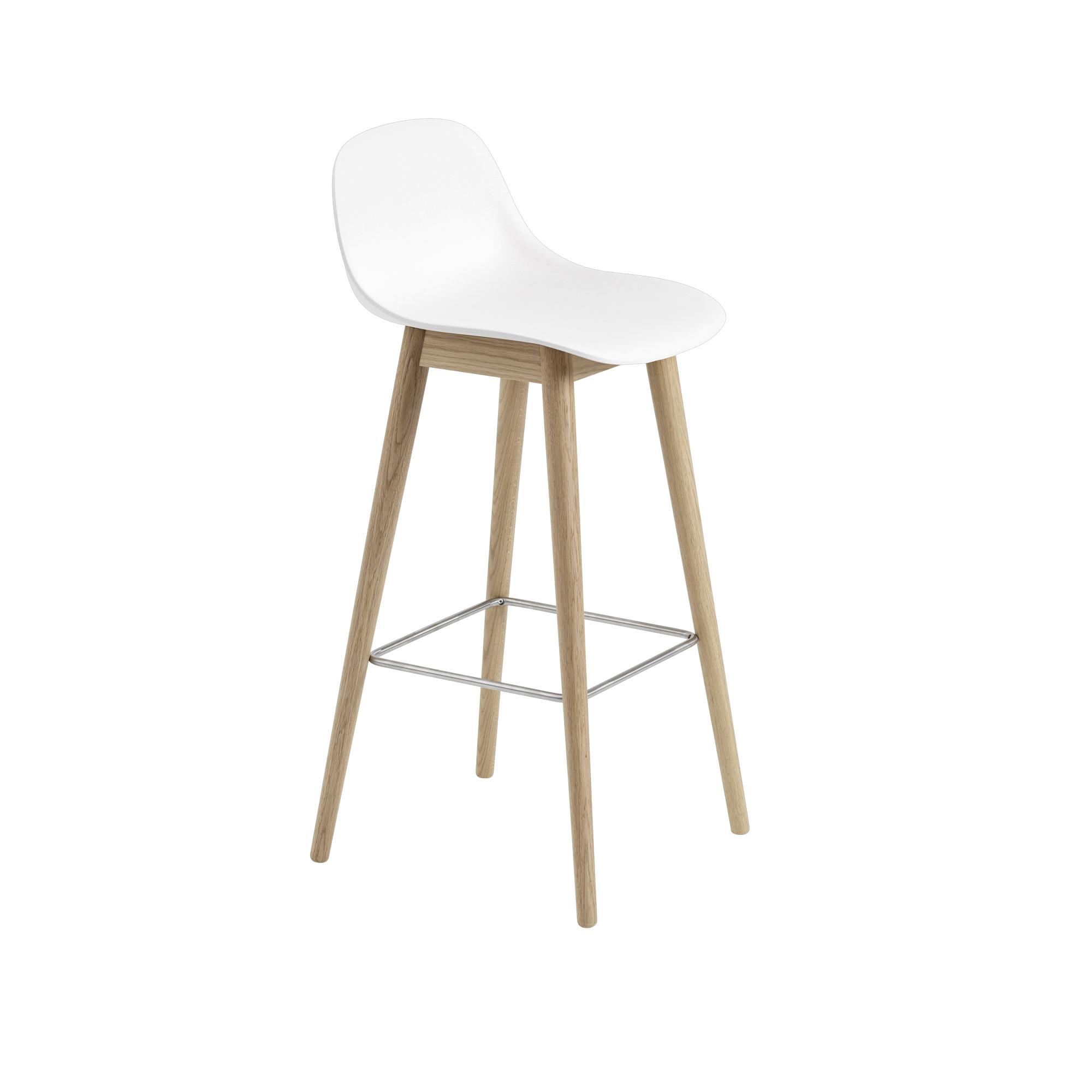 Muuto Fiber Bar Stool w. Wood Base And Backrest White/ Oak H97.5 cm