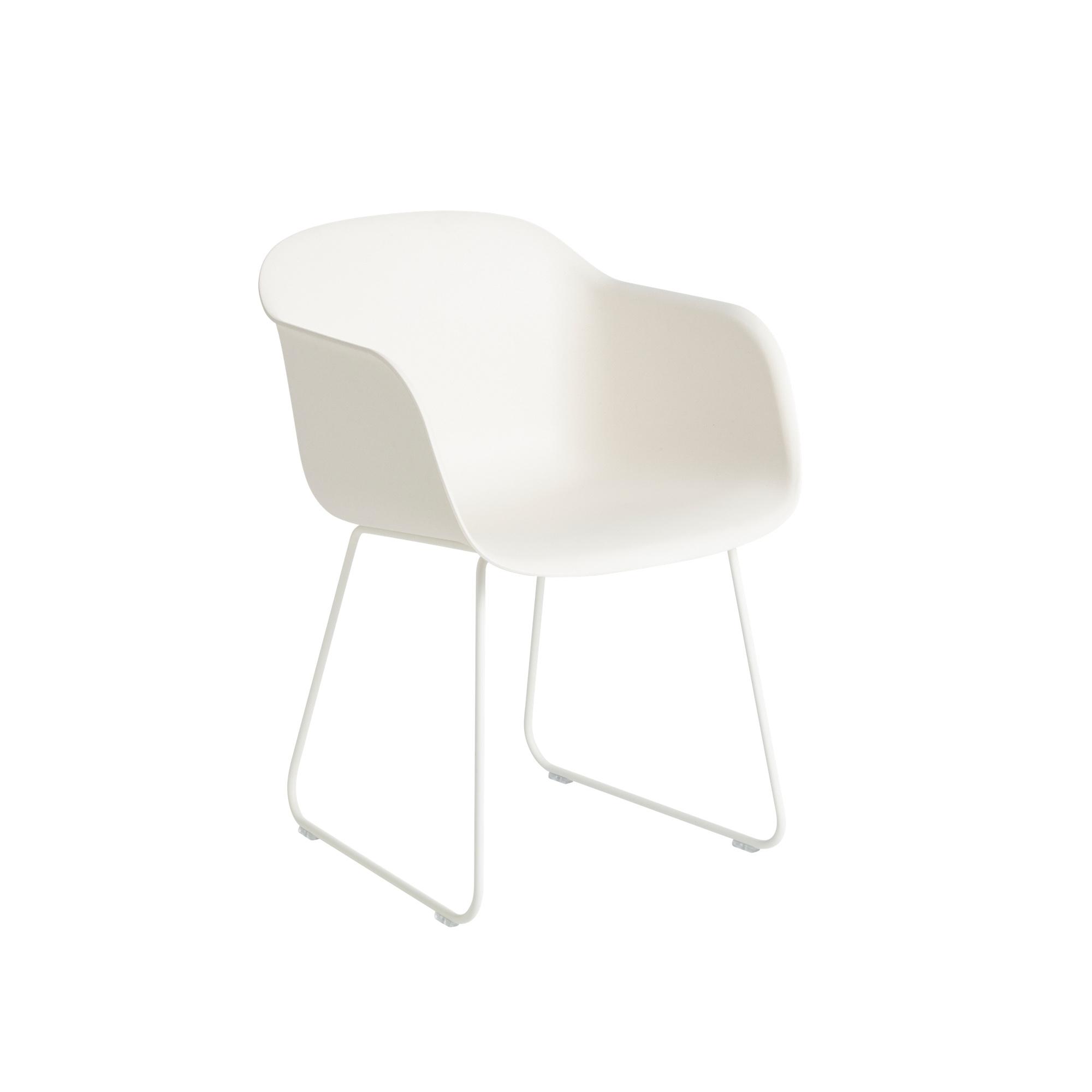 Muuto Fiber Eettafel Chair m. Armleuningen en Sled Lampenvoet Wit