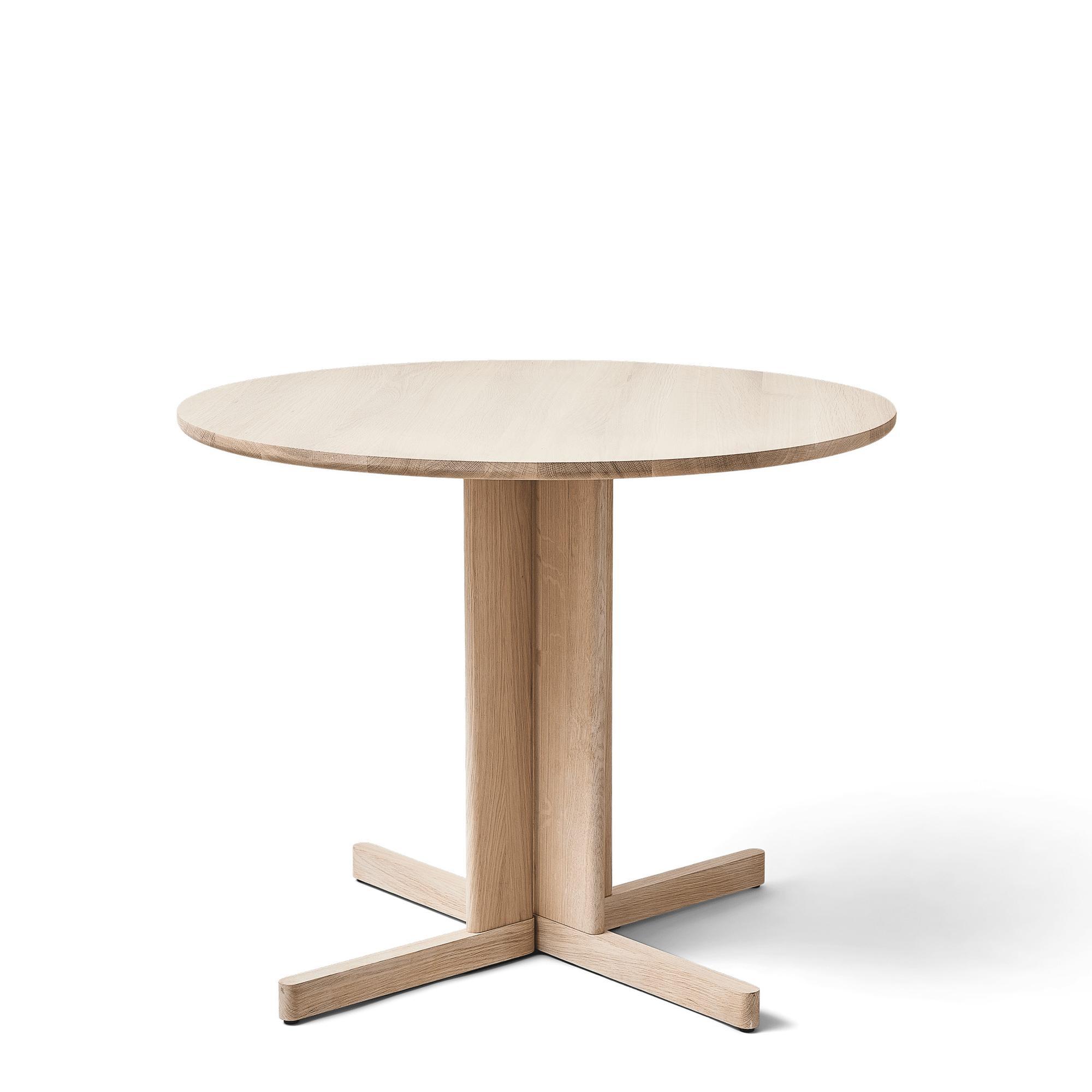 Form & Refine Trefoil Table Ø90 White-oiled Oak