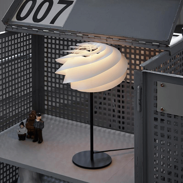 Le Klint Swirl Bordlampe Hvid