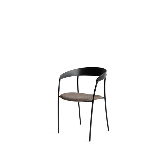 New Works Missing Spisebordsstol med Armlæn Sort Eg/Barnum Dark Taupe