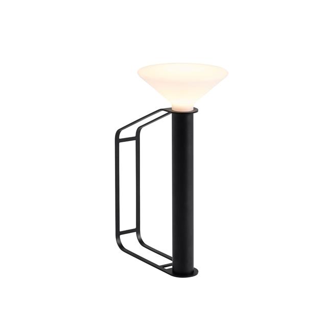 2: Muuto Piton Transportable Bordlampe Lamp Sort