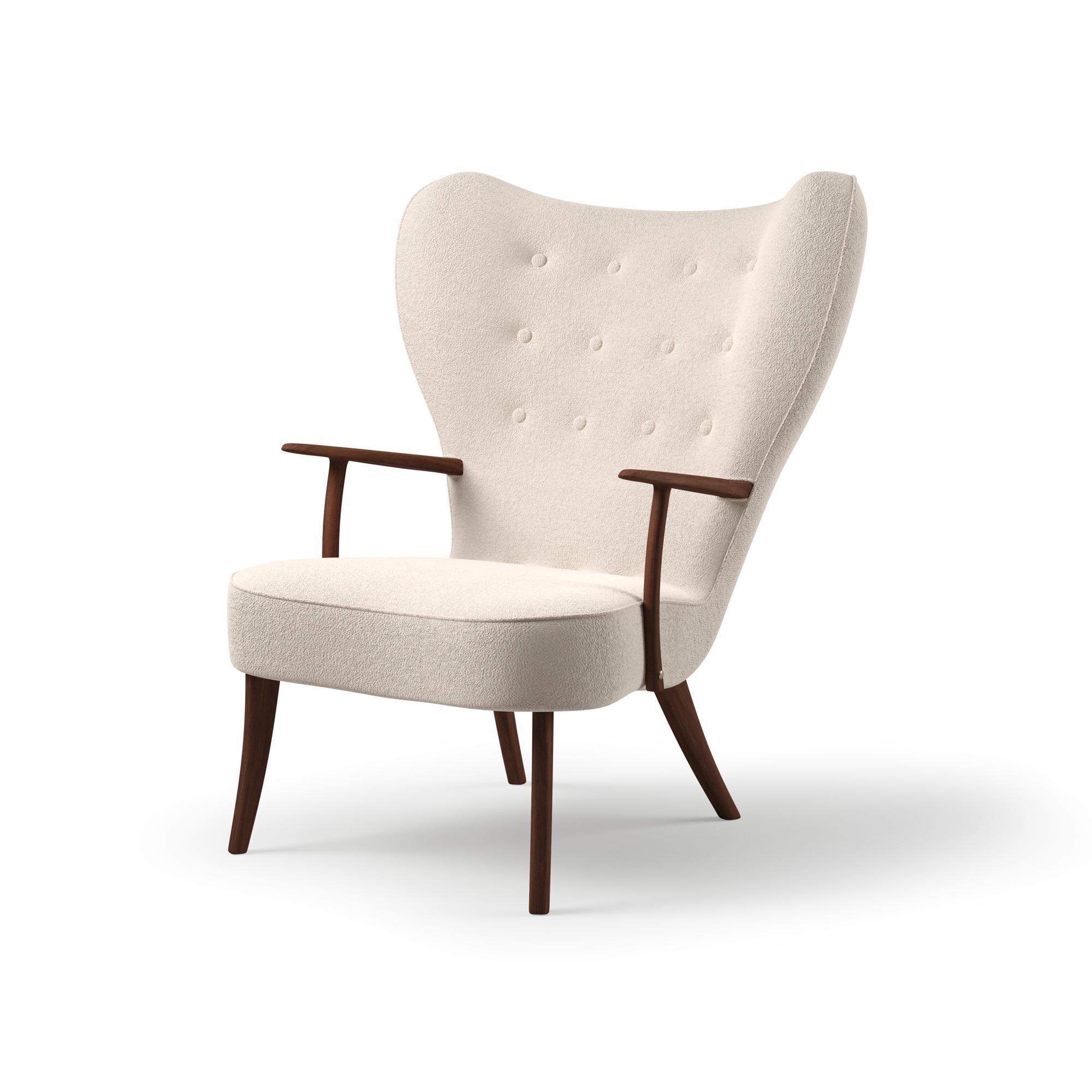 Warm Nordic Pragh Armchair Barnum 24/Oiled Walnut