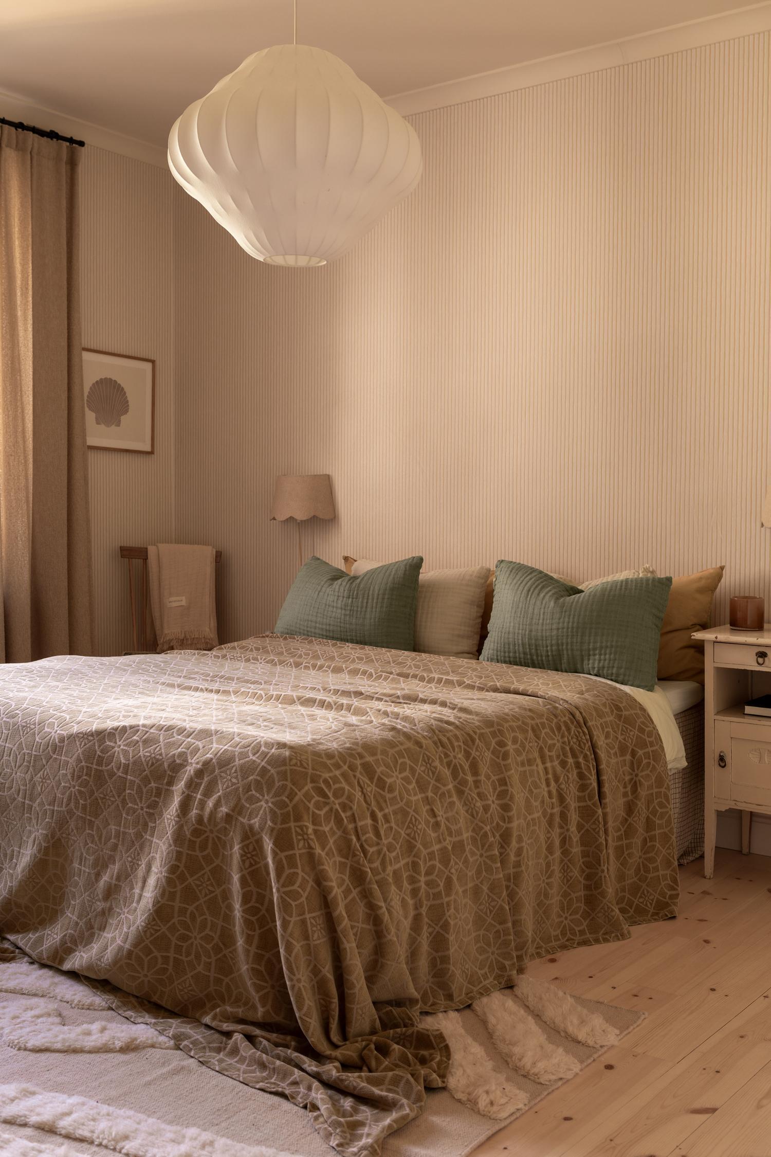 Decotique Juliette Sengetæppe 180x260 Guld