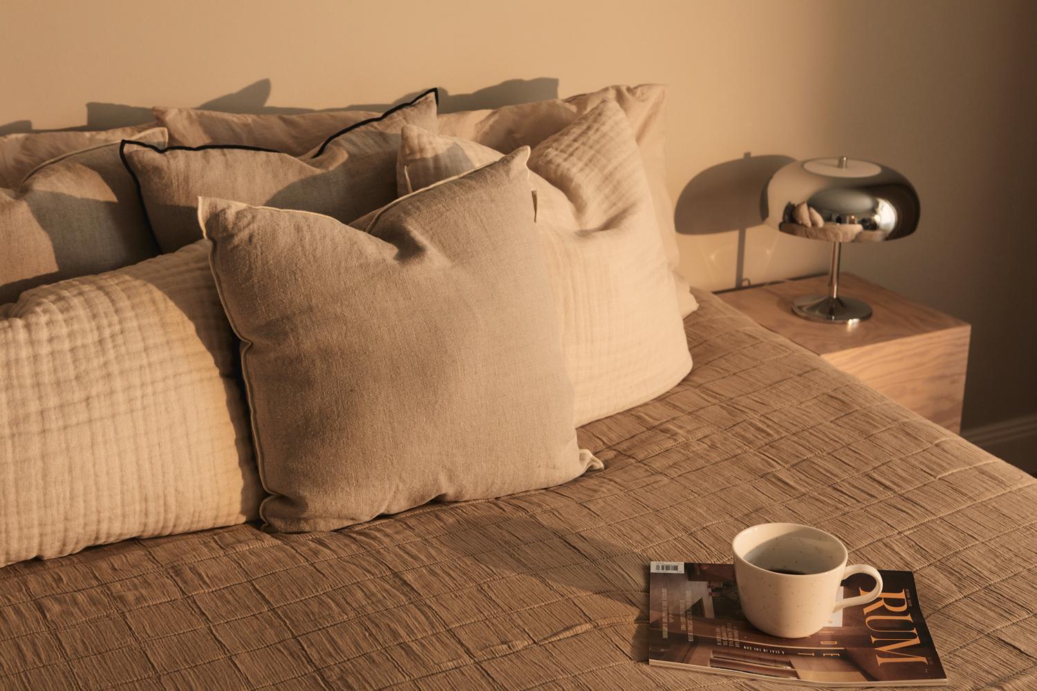Decotique Classic Sengetæppe 180x260 Beige
