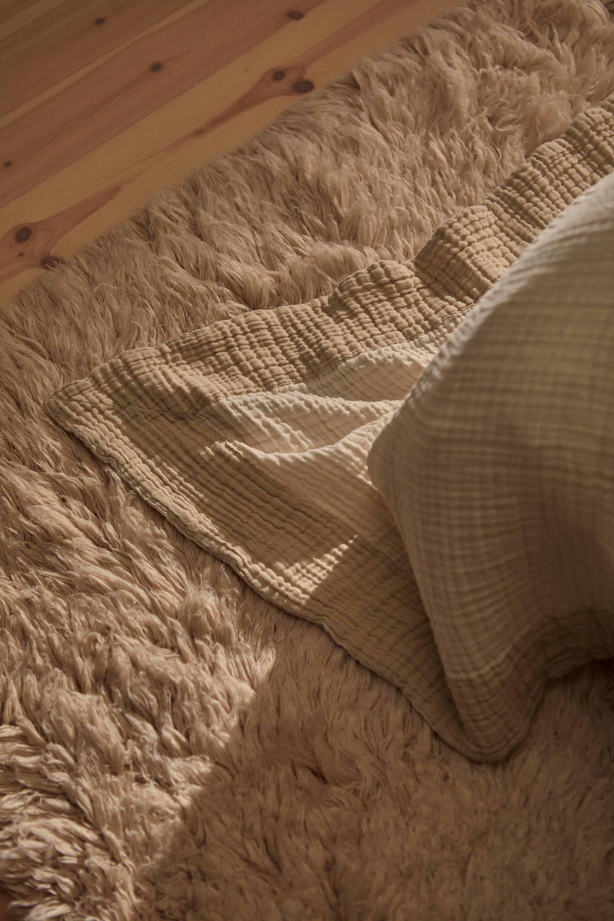 Decotique Ella Crincle Sengetæppe 260x260 Sand