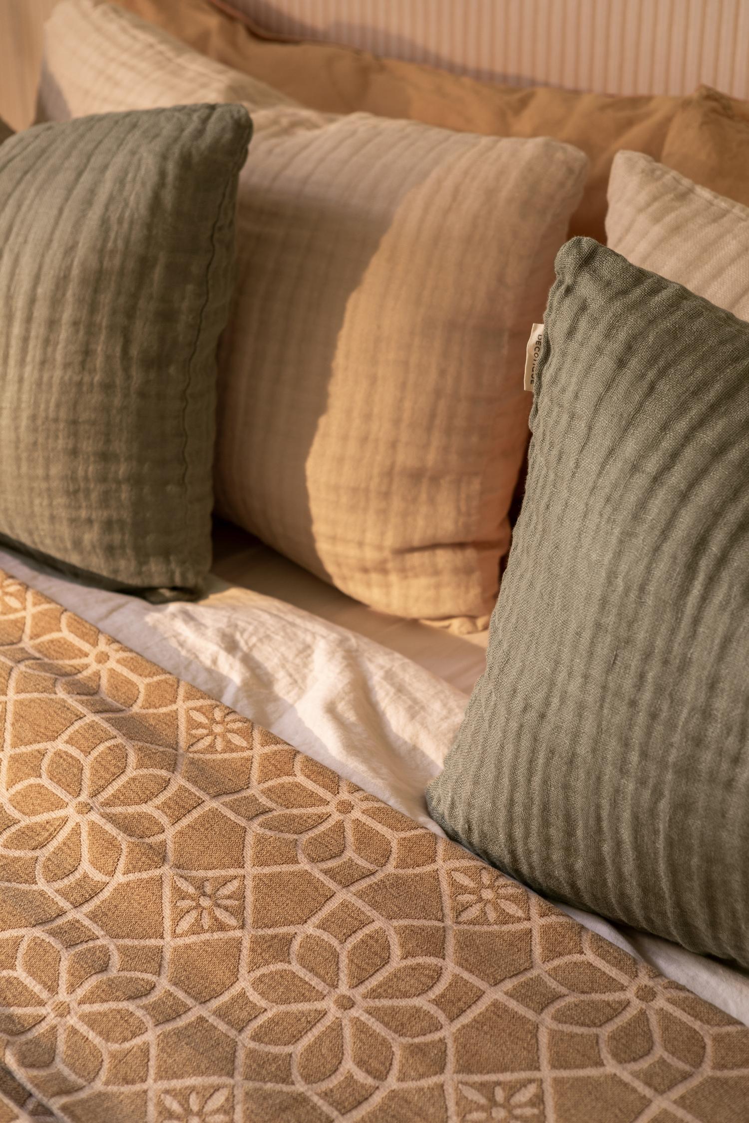 Decotique Juliette Sengetæppe 260x260 Guld